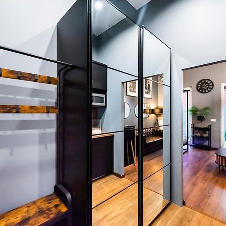 New Praga Ladies' & Gentlemen'S Apartments Βαρσοβία Εξωτερικό φωτογραφία