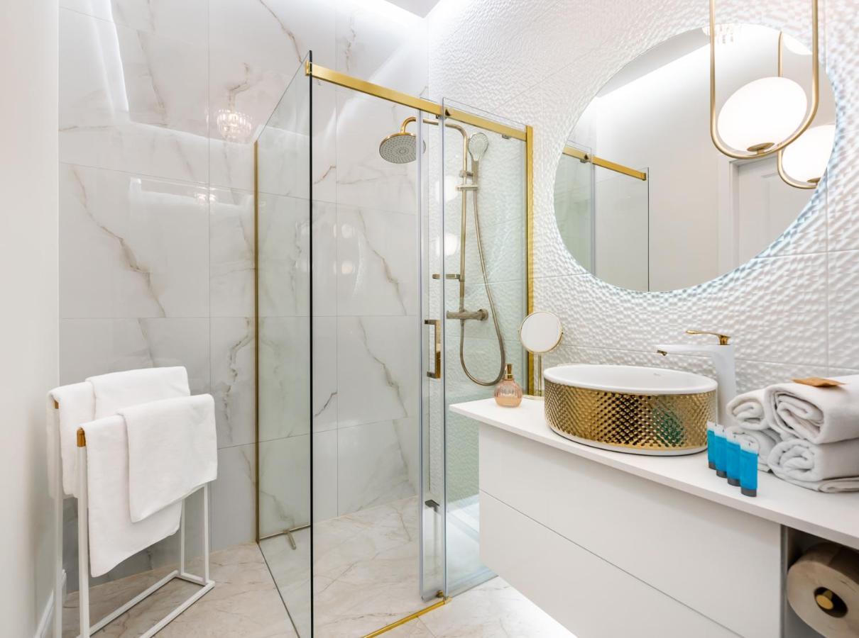 New Praga Ladies' & Gentlemen'S Apartments Βαρσοβία Εξωτερικό φωτογραφία
