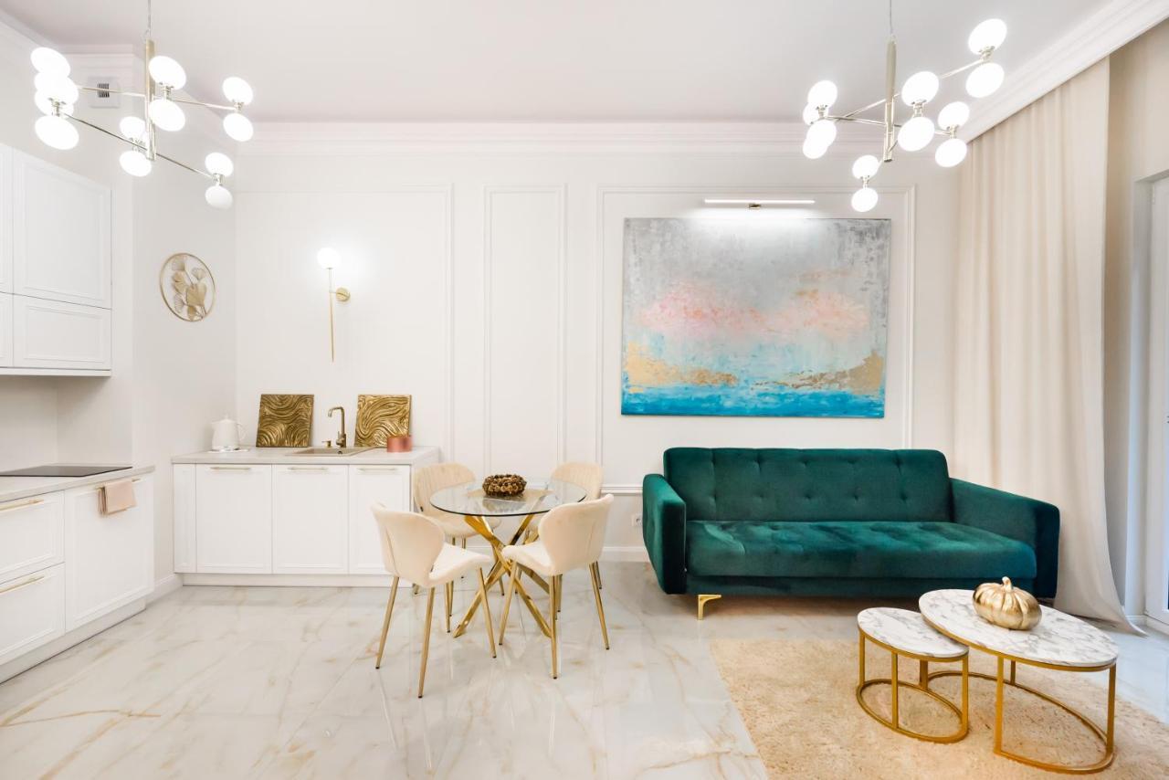 New Praga Ladies' & Gentlemen'S Apartments Βαρσοβία Εξωτερικό φωτογραφία