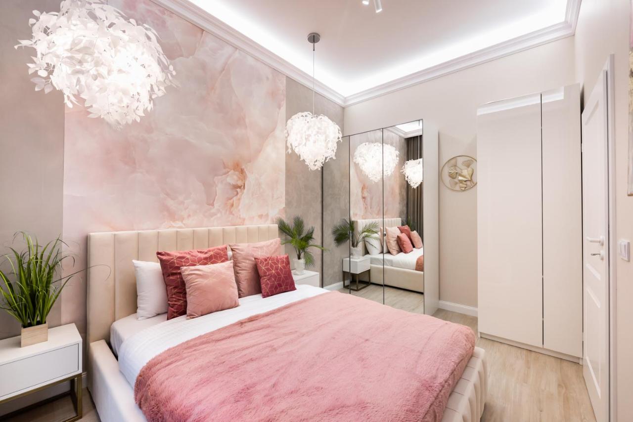 New Praga Ladies' & Gentlemen'S Apartments Βαρσοβία Εξωτερικό φωτογραφία